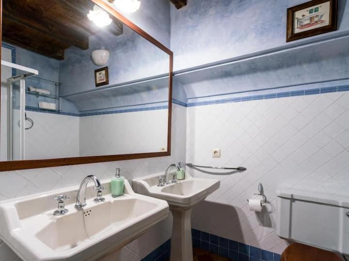Historic House In The City Center Siviglia Esterno foto