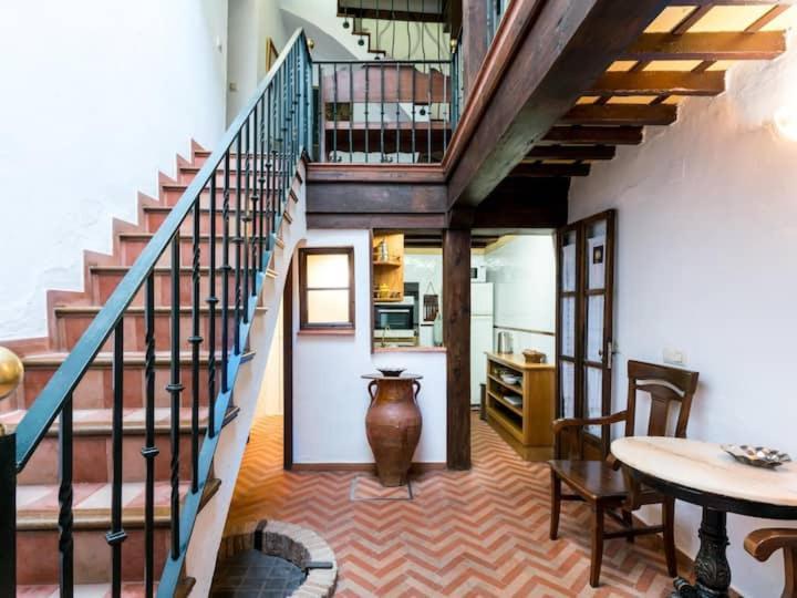 Historic House In The City Center Siviglia Esterno foto